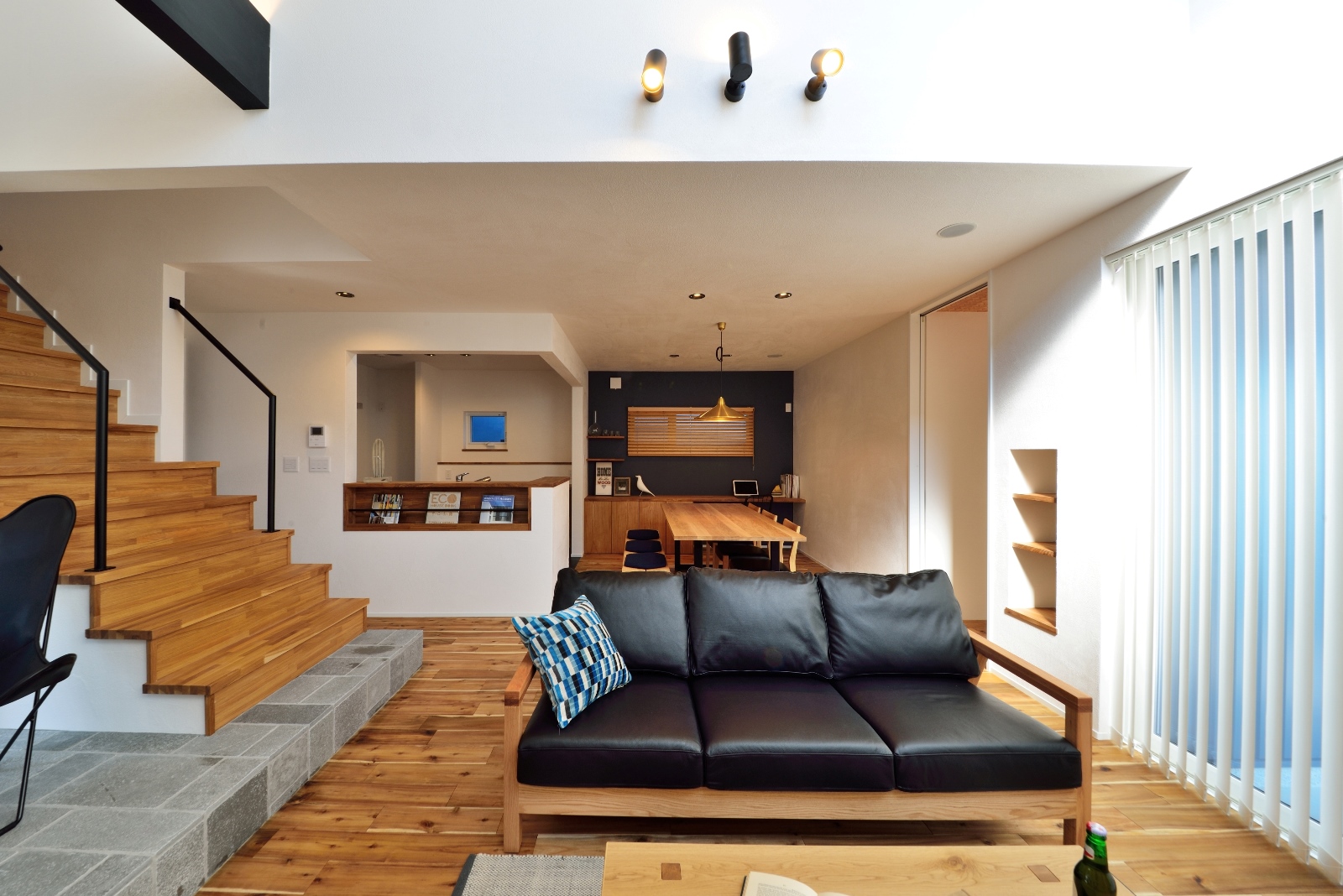 薪ストーブの家