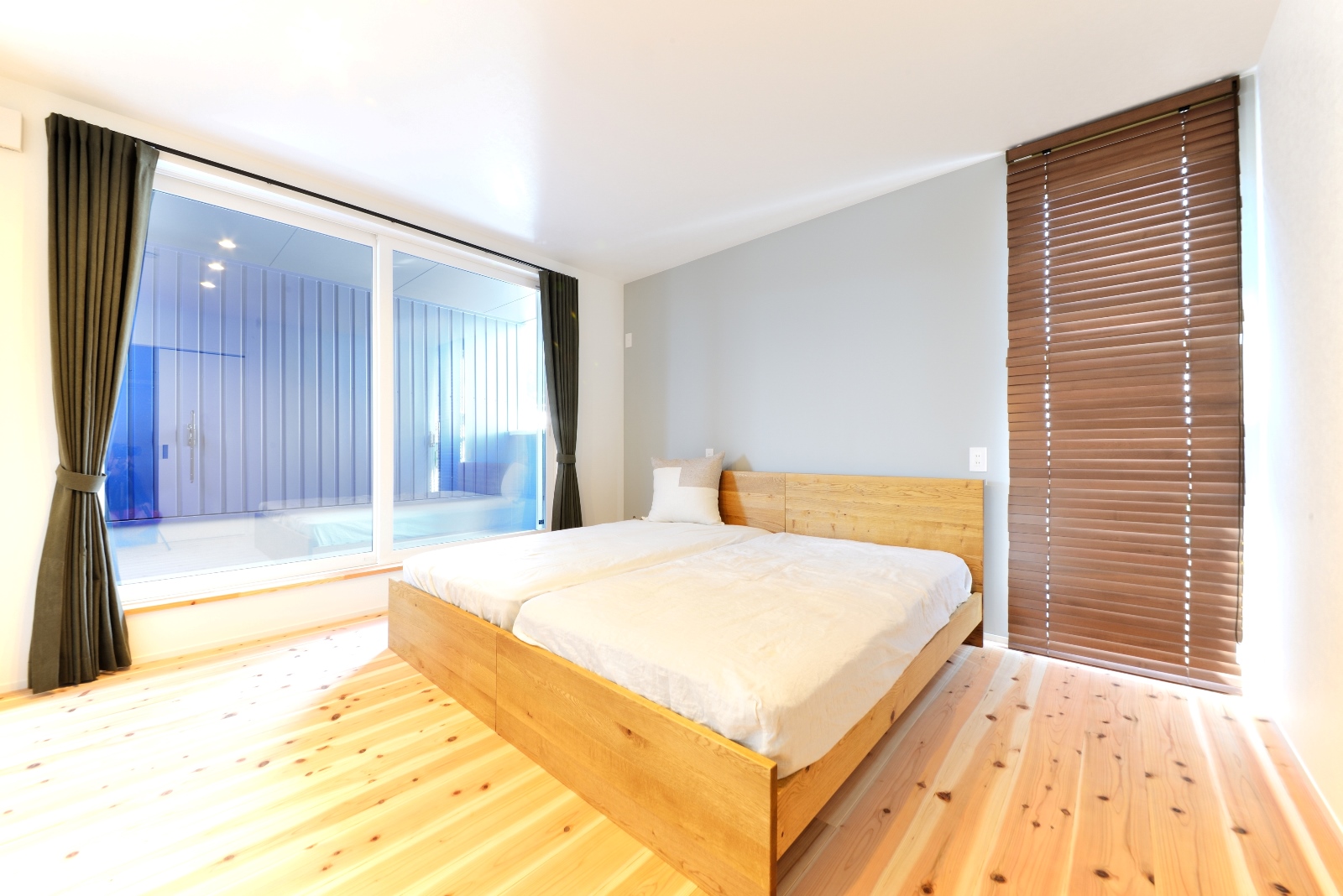 薪ストーブの家