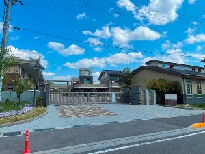 老上西小学校　徒歩10分