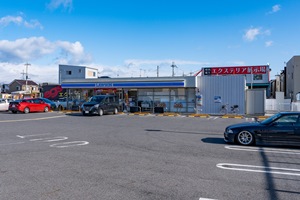 ローソン　徒歩4分